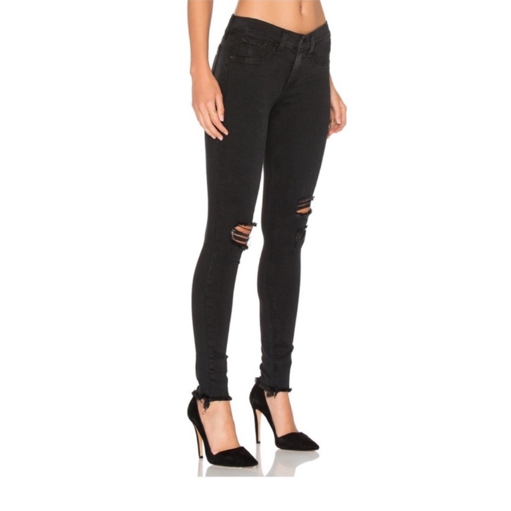 Rag & Bone Jean Distressed Legging in Night Black. Size 25